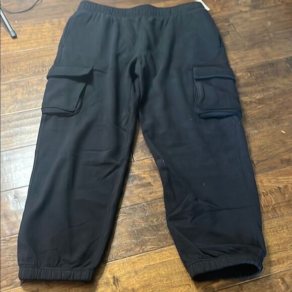 EXPRESS Black High Waist Wide Leg Satin Pleated Pant, size 16S - Picture 1 of 7
